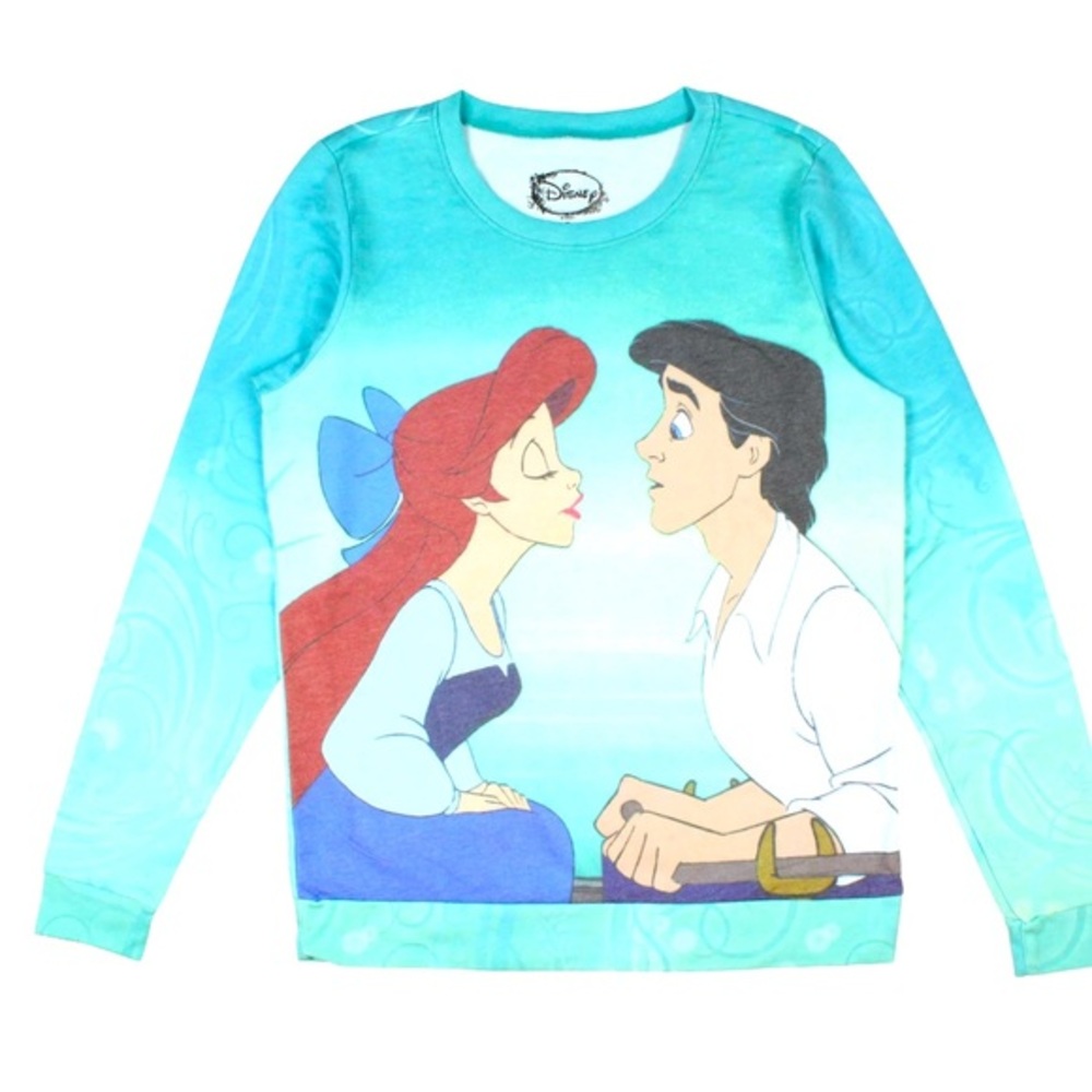 Disney The Little Mermaid Kiss The Girl Pullover Top size Medium